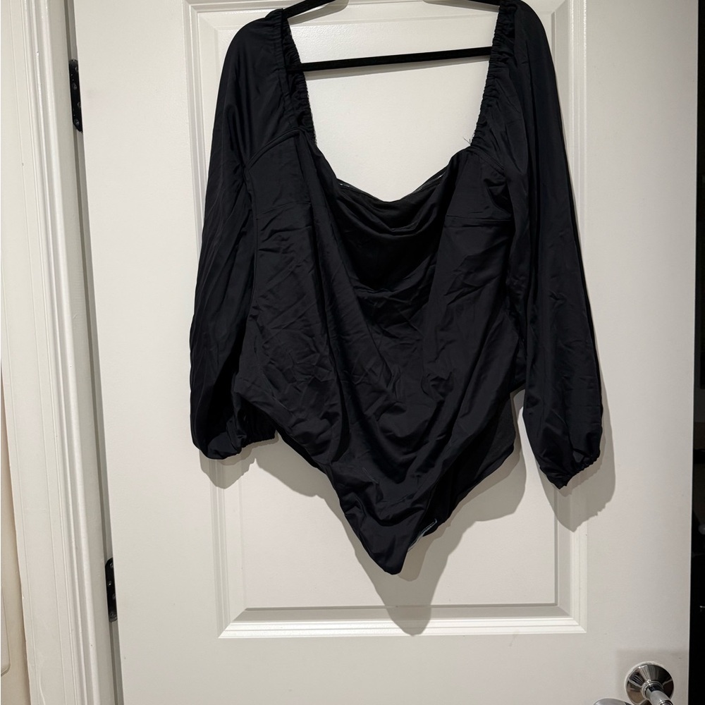 ASOS DESIGN Curve long sleeved swimsuit in black - Picture 3 of 5